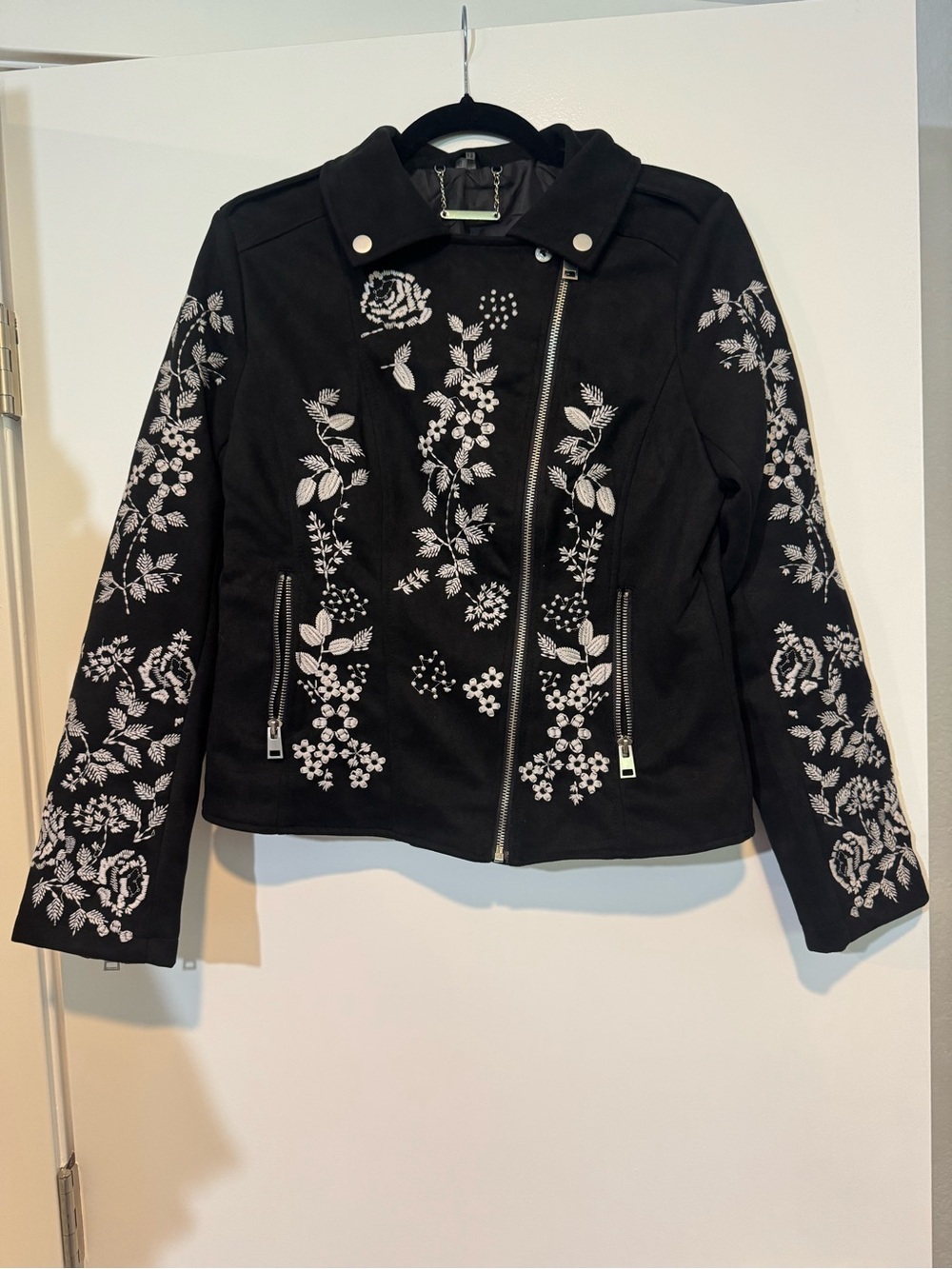 PAPARAZZI Black Faux Suede Floral Embroidered Moto Biker Jacket Size S